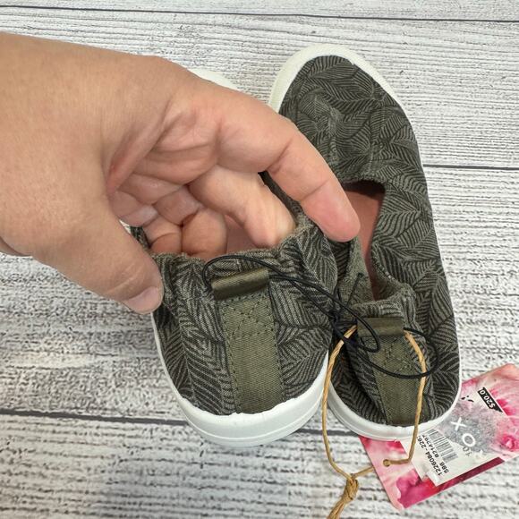 Roxy Women's Olive Leaf Printed Slip On Shoes Size 10 - Picture 7 of 10